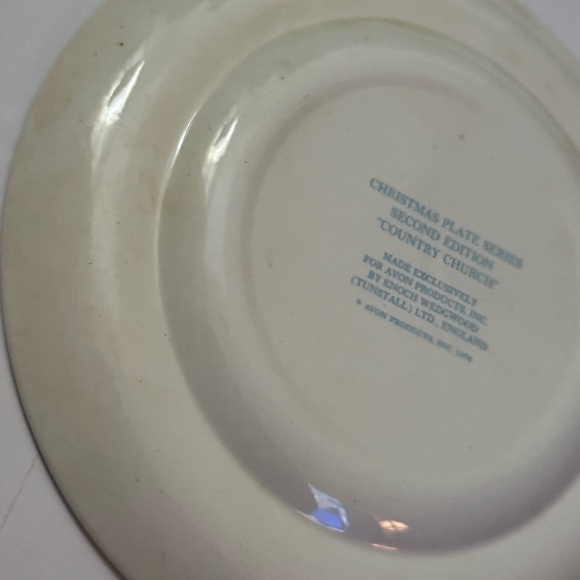 Vintage Avon Wedgwood 1974 Christmas Plate, Country Church Collectible - Picture 12 of 15